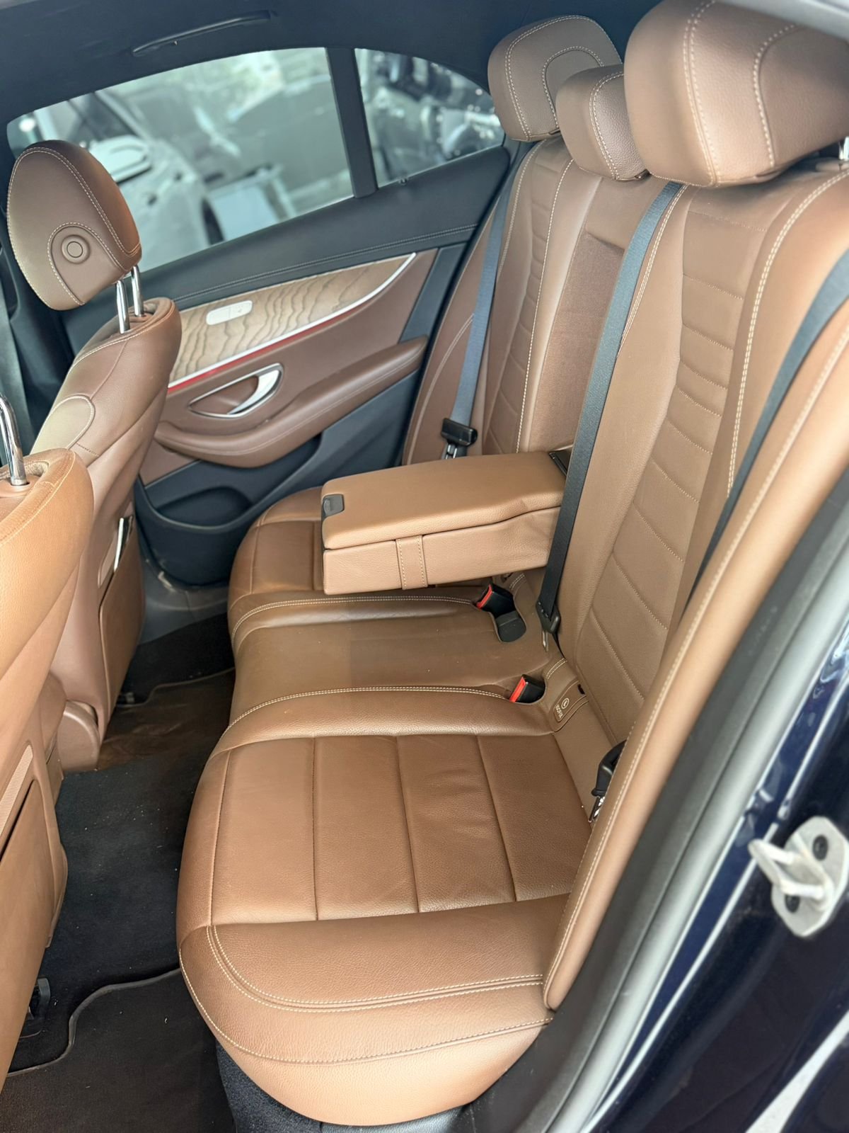 مرسيدس E250 2022 وارد كوريا ممشى 100 الف